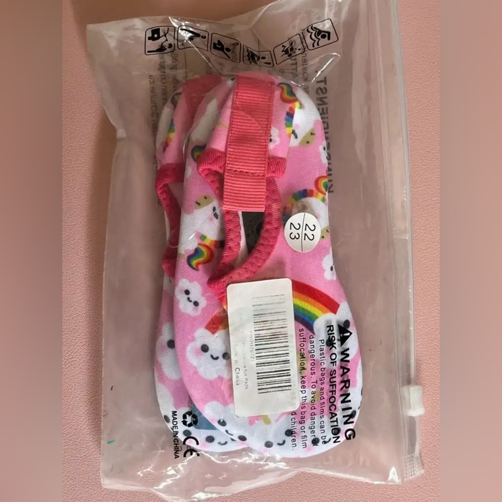 NWT Water shoes for kids, pink, girls size 6